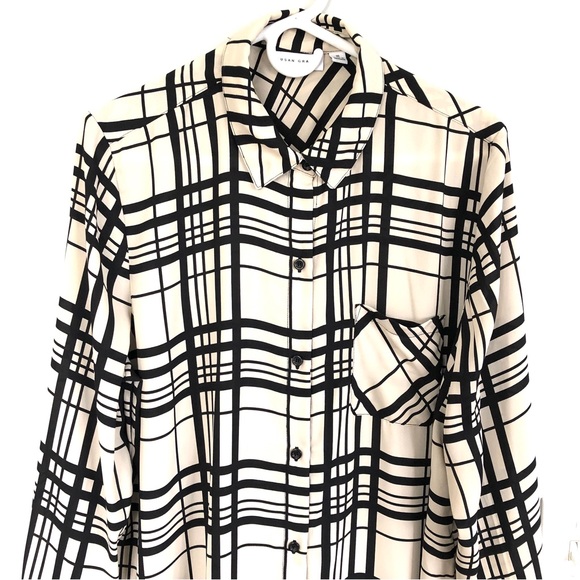 Susan Graver Printed Feather Weave Button Front Shirt, Size 16 - Picture 4 of 15